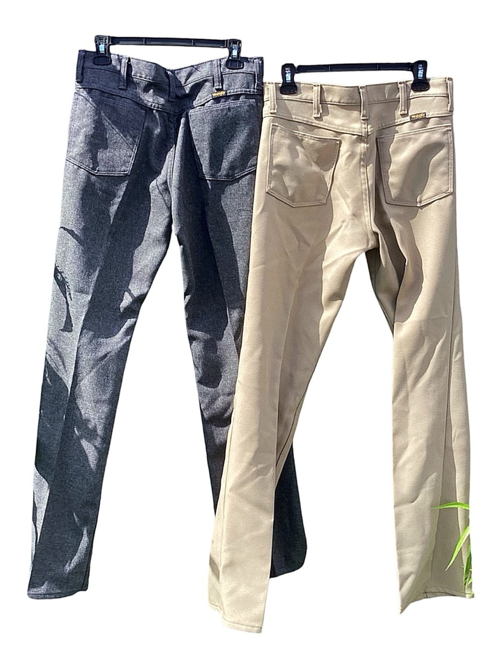 2 Wrangler Straight-Leg Pants in Charcoal and Dark Beige
Size 32x34 - Picture 2 of 6